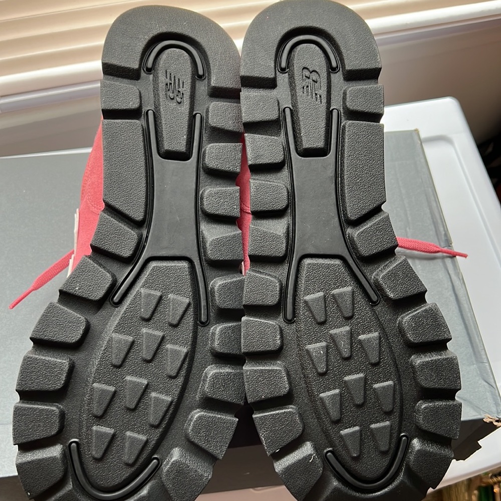 New Balance - Picture 3 of 7